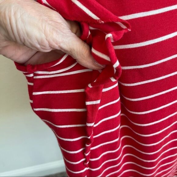 Maurices 24/7 Red and White Flutter Sleeve Tee Shirt - 0X - Picture 3 of 9